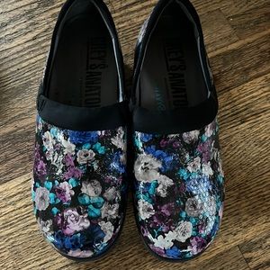 Greys anatomy nursing clogs